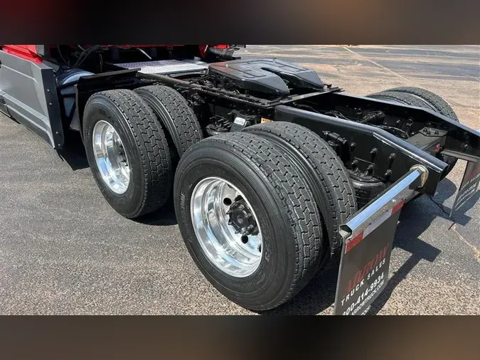 2023 FREIGHTLINER CA126