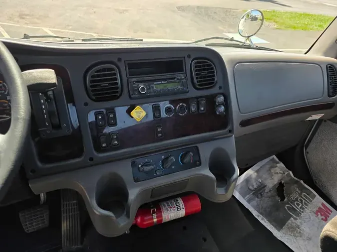 2016 FREIGHTLINER/MERCEDES M2 106