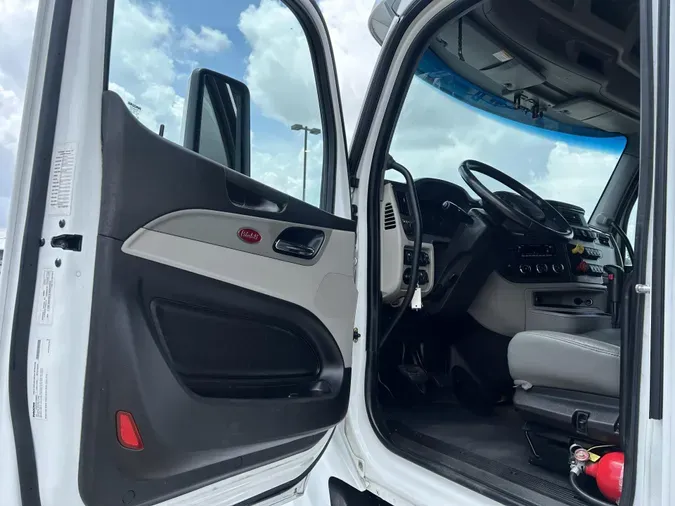 2023 Peterbilt 579