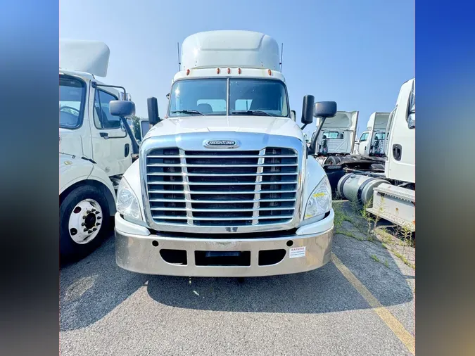 2017 FREIGHTLINER/MERCEDES CASCADIA 125