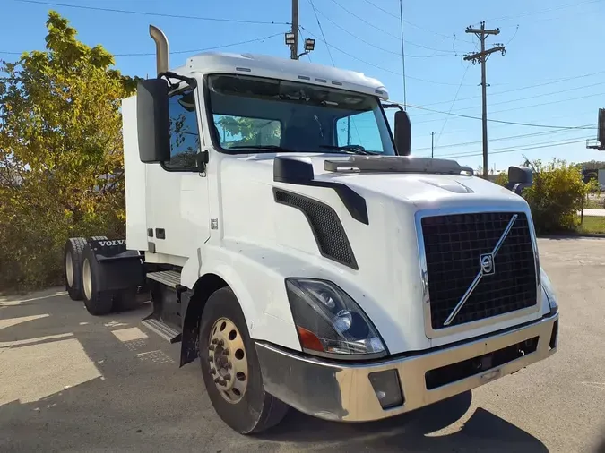 2018 VOLVO VNL64TRACTOR
