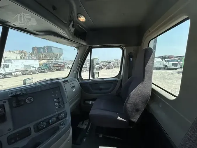 2015 FREIGHTLINER CASCADIA 113