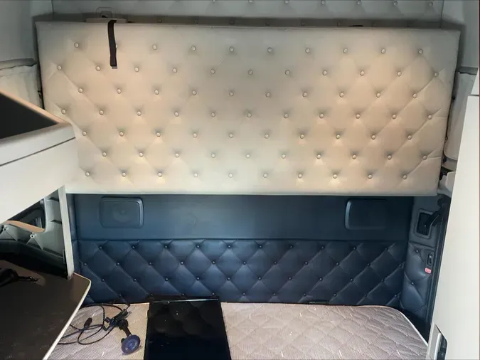 2023 Kenworth T68019c6b57a94d0b70b2b0350eada93c40f