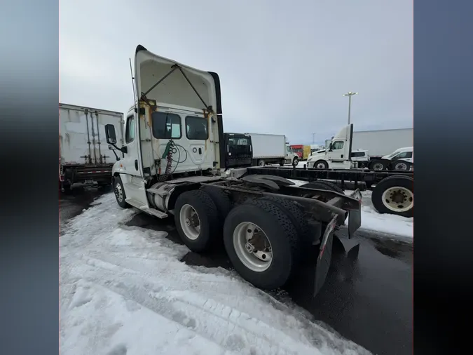 2018 FREIGHTLINER/MERCEDES CASCADIA 125