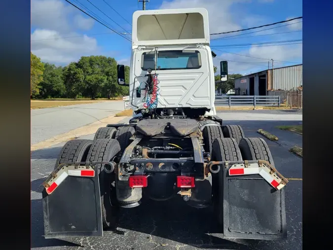 2019 NAVISTAR INTERNATIONAL LT625 DAYCAB T/A