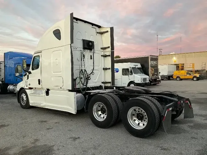 2020 Freightliner T12664ST