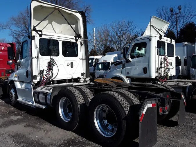 2017 FREIGHTLINER/MERCEDES CASCADIA 125