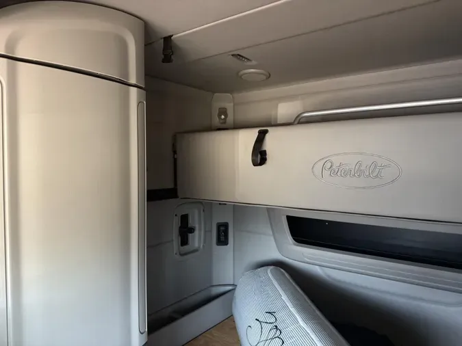 2022 Peterbilt 56719da9dd3be8f83bc31e1e9b2bc51f12c