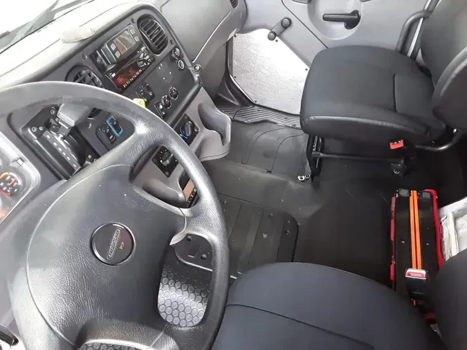 2019 FREIGHTLINER/MERCEDES M2 106