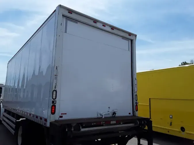 2016 FREIGHTLINER M2 106