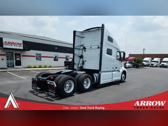 2022 VOLVO VNL760