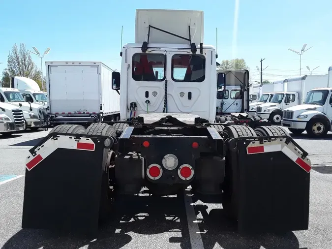 2018 FREIGHTLINER/MERCEDES CASCADIA 125