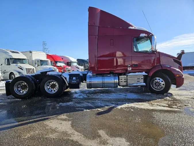 2020 VOLVO VNR64T640