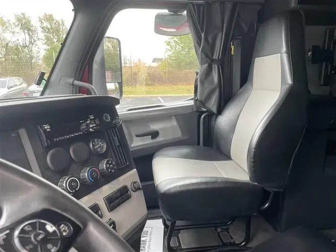 2019 FREIGHTLINER CA126