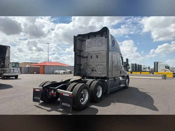 2025 Freightliner Cascadia 12619f03579491c058df651f724ee0ee9f9