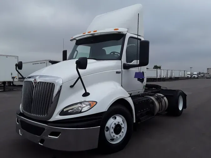 2019 NAVISTAR INTERNATIONAL RH613 DAYCAB S/A