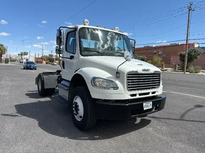 2015 Freightliner M219f37a3637392a96d96514a884cb6b57