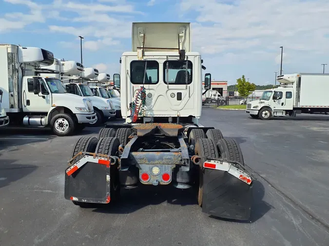 2015 FREIGHTLINER/MERCEDES CASCADIA 125