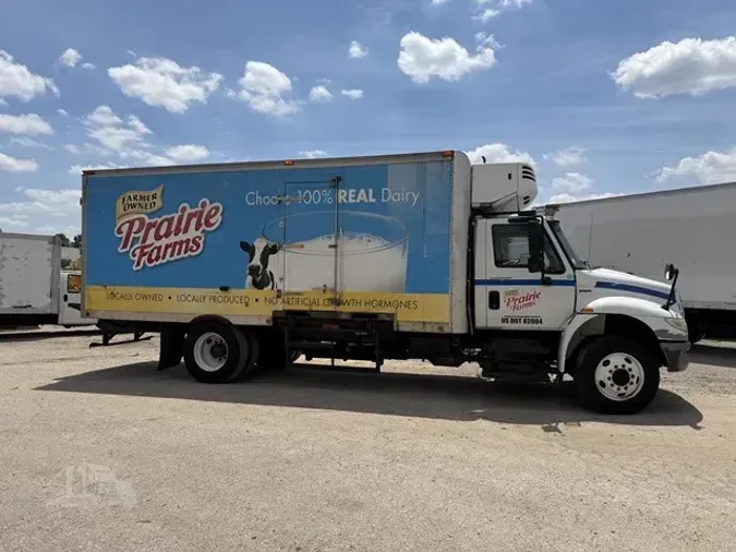 2010 INTERNATIONAL DURASTAR 4300