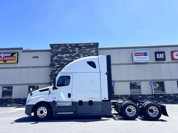 2020 Freightliner Cascadia