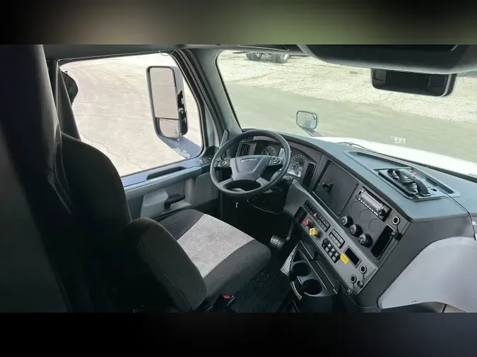 2021 Freightliner Cascadia 126