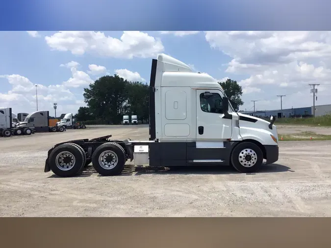 2020 Freightliner Cascadia 126