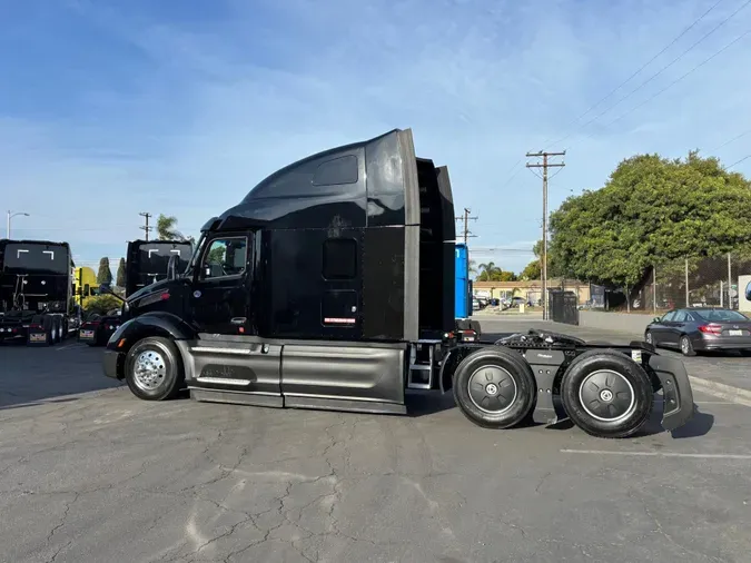 2023 Peterbilt 579