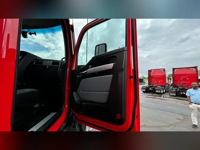 2022 KENWORTH T680