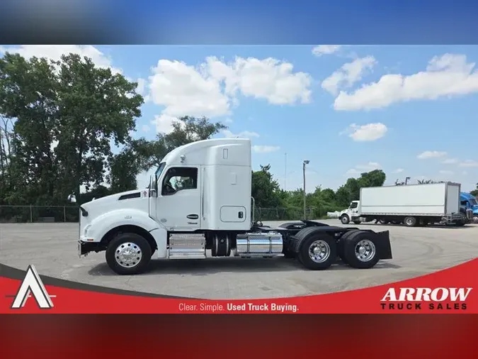 2022 KENWORTH T880