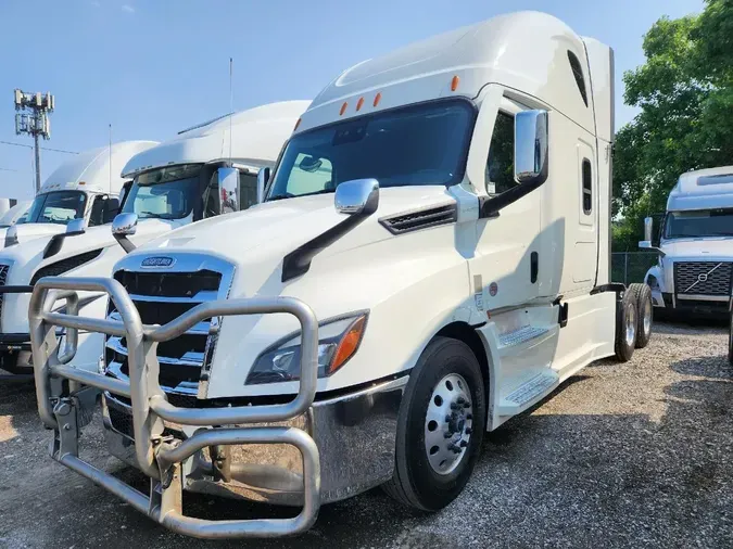 2020 FREIGHTLINER CASCADIA CA126