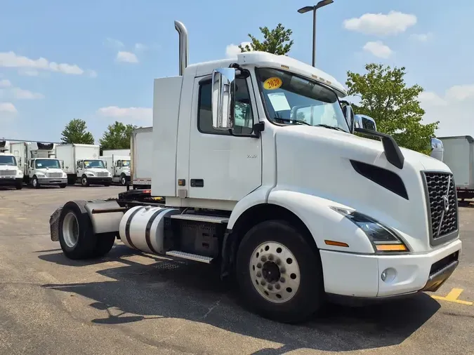 2020 VOLVO VNR42T 300