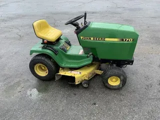 1990 John Deere 170