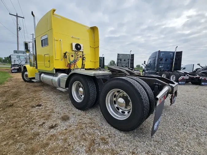 2014 PETERBILT 389