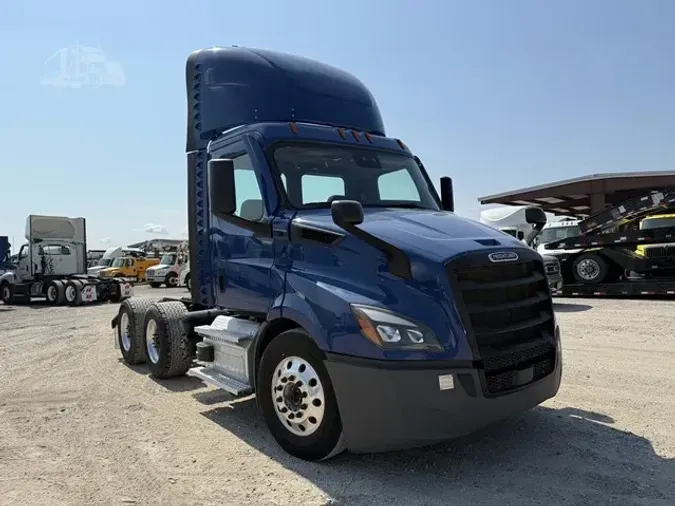 2020 FREIGHTLINER CASCADIA 116