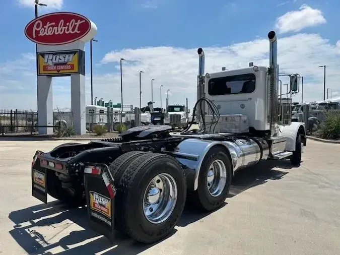 2022 Peterbilt 389