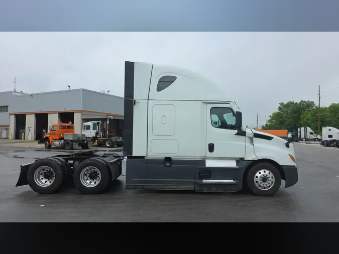 2021 Freightliner Cascadia 1261a1b3806d58c1e8be799d4f46aacd60e