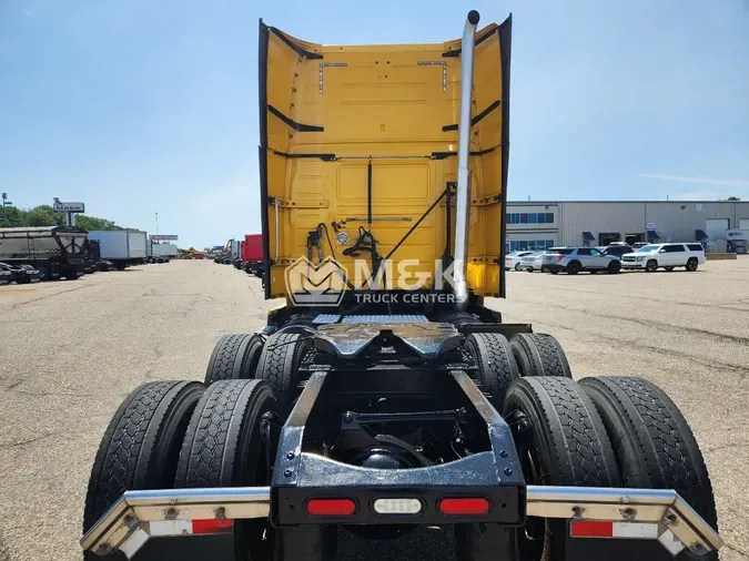 2012 VOLVO VNL64T670