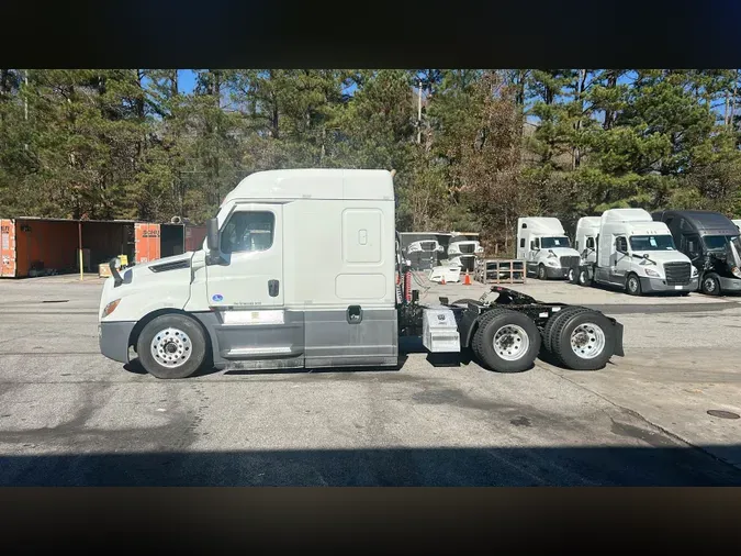 2021 Freightliner Cascadia 1261a1ef2260e2488def7b612fda405b54d