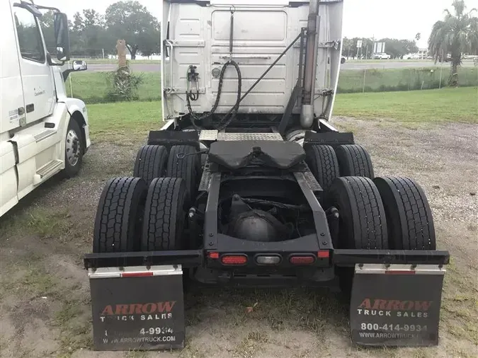 2013 VOLVO VNL670