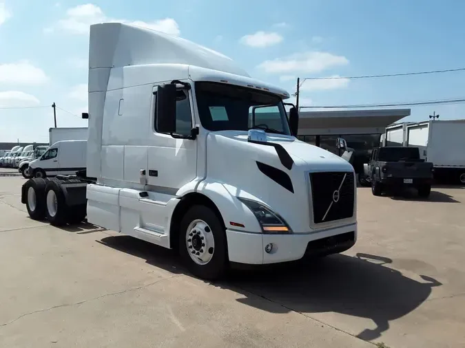 2020 VOLVO VNR64T-640