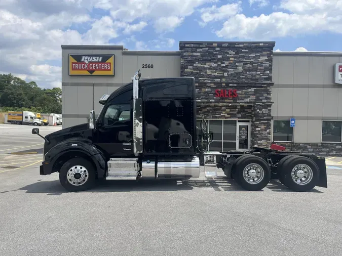 2022 Kenworth T880