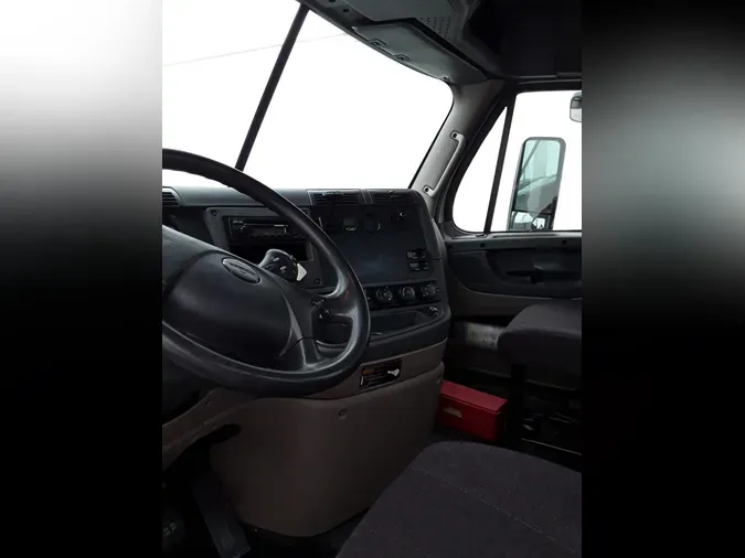 2013 FREIGHTLINER/MERCEDES CASCADIA 125