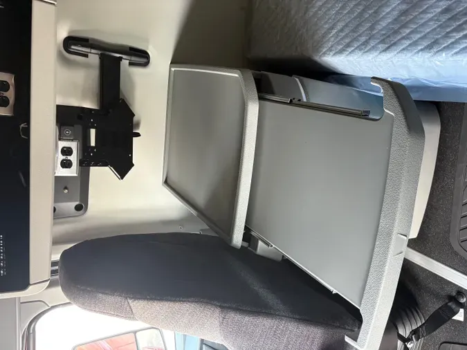 2026 VOLVO TRUCK VNL64TV04