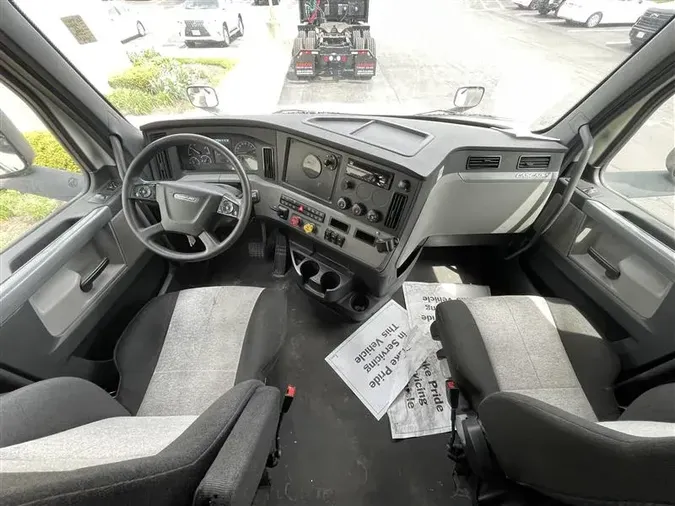 2020 FREIGHTLINER CA126