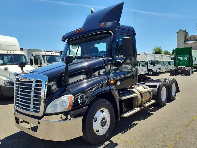 2017 FREIGHTLINER/MERCEDES CASCADIA 125