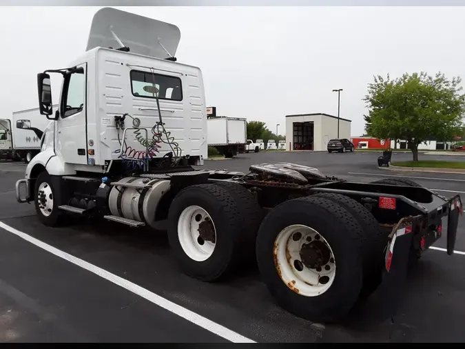 2019 VOLVO VNL64T-300