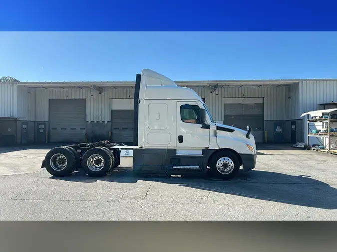 2021 Freightliner Cascadia 126