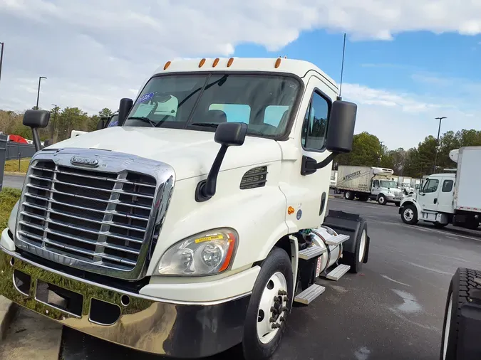 2016 FREIGHTLINER/MERCEDES CASCADIA 113