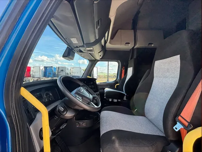 2021 Freightliner Cascadia 126
