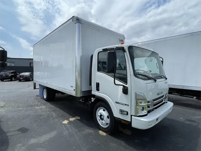 2024 ISUZU NPR HD